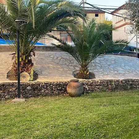 At San Miguel O Jarandilla de la Vera Exterior photo
