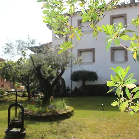 At San Miguel O Jarandilla de la Vera Exterior photo